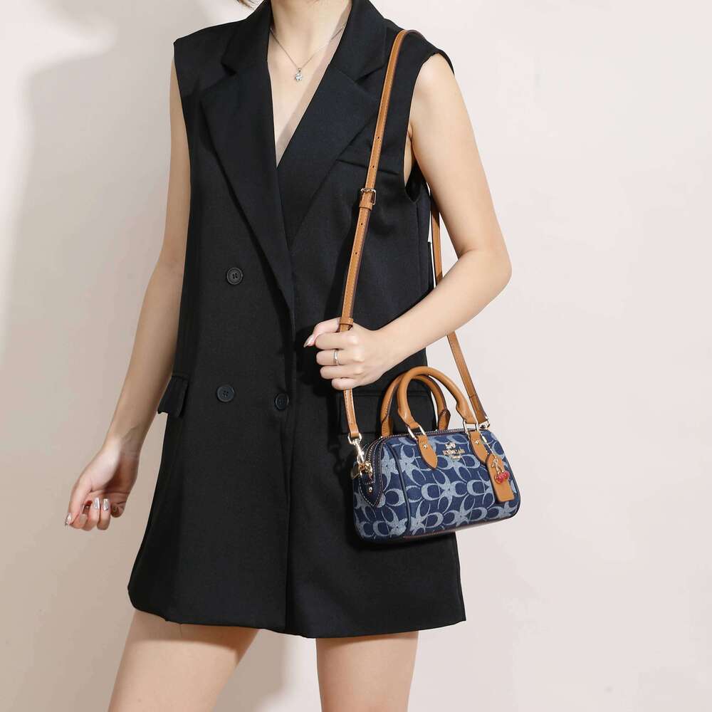 Brand Denim Handheld Pillow Women's 2025 New Style High end Designer Fashion Versatile Shoulder Crossbody Bag