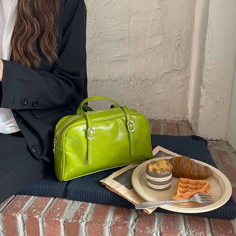 2026 Spring Green Commuter Shoulder Bags for Women Luxury Designer Handbags Pure Color Causal Pillow Underarm Bag Black White