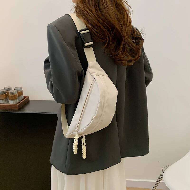 Nylon casual - trendy crossbody for women, men, sporty messenger bag, unique and versatile Instagram bag