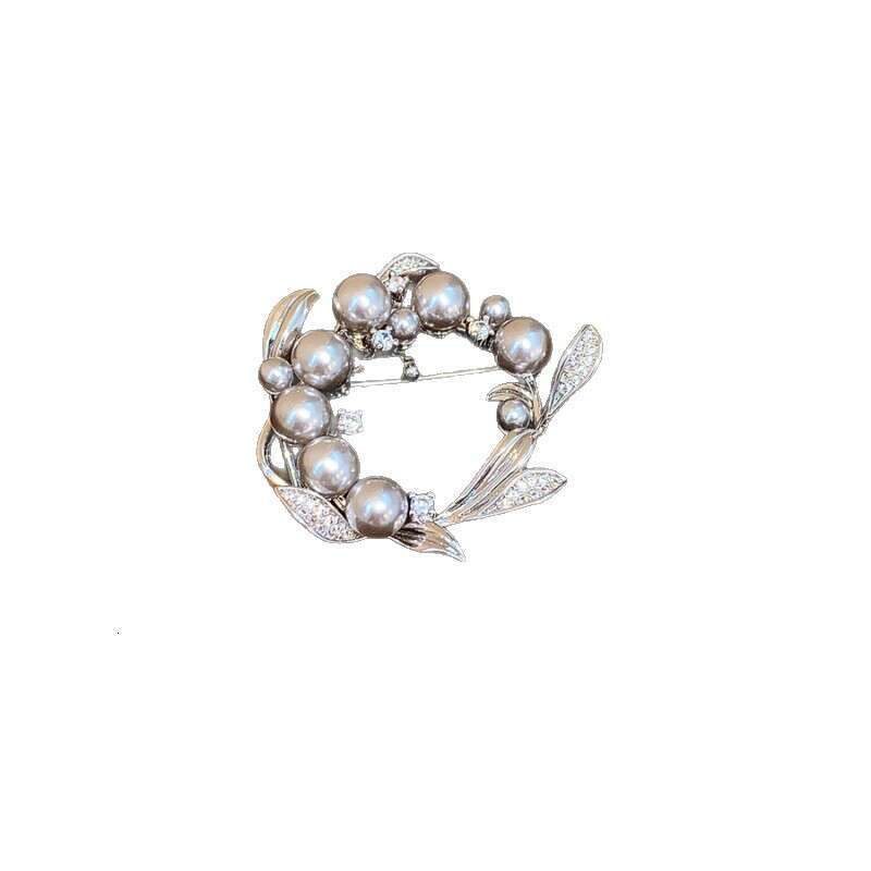 Diamond-Encrusted Flower Butterfly Pearl Brooch Light Luxury High-End Feel Pin Simple Fashion Exquisite Temperament Versatile Accessory for Women