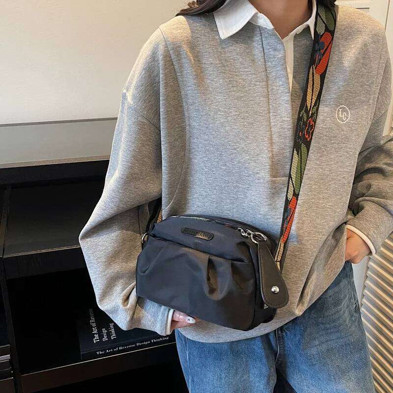 New Fashion Nylon Crossbody Bags for Women Trendy Shoulder Storage Wide Strap Comfortable and Versatile Texture Pillow Bag XJ260131