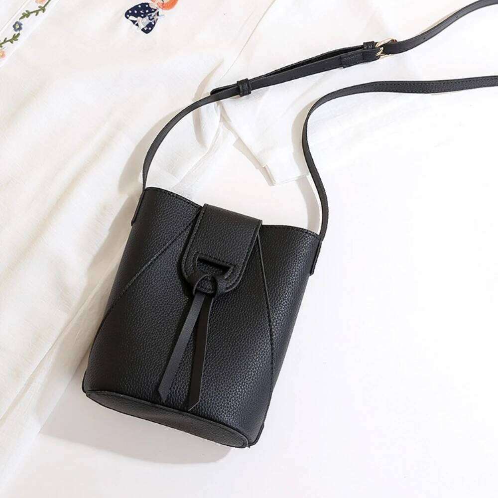 Ladies' Soft Hasp PU Leather Handbag Large Capacity Crossbody for Women Solid Phone Purse Hot Selling Women's Shoulder Bags