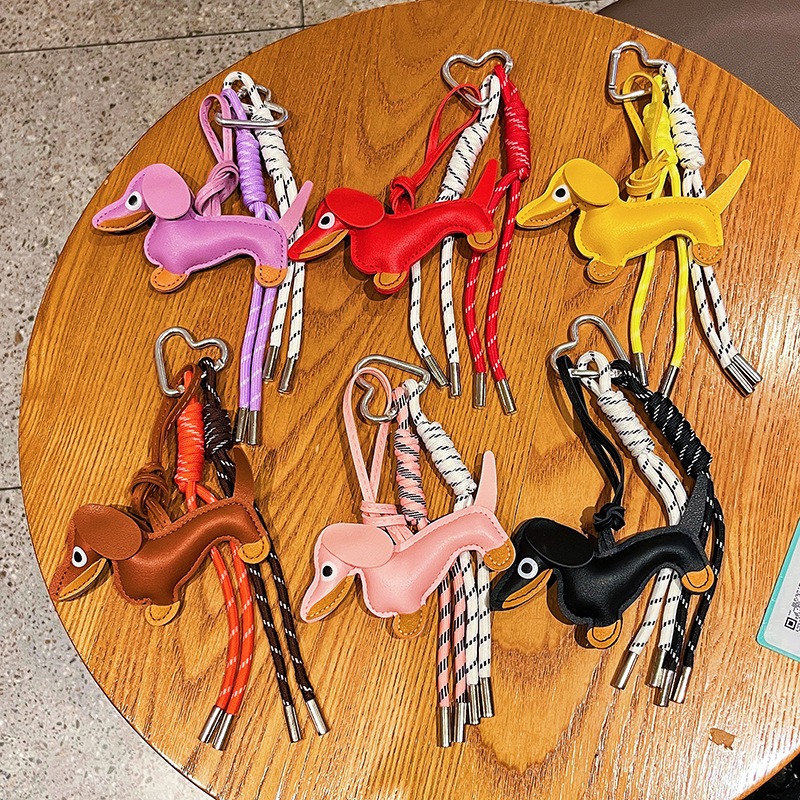 Cartoon Cute Bag Keychain Charm Dachshund Leather birthday gift Keychain Purse Pendant Light Luxury Key Chain Gift for Women Men Daily Use