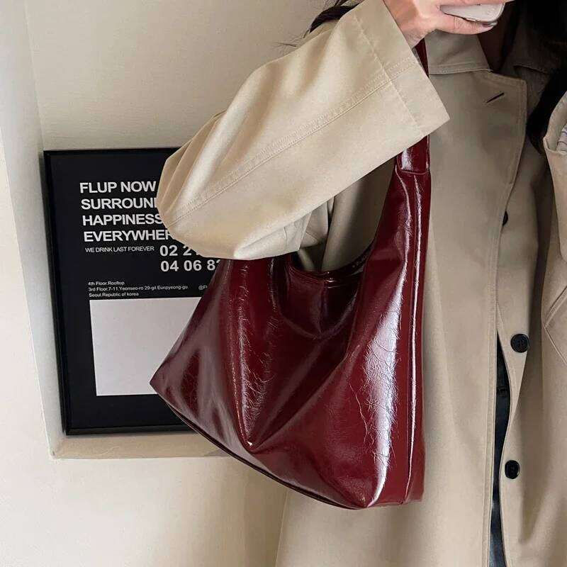 Korean Retro Tote 2024 New High-End Simple Commuter Armpit for Women Large Capacity Shoulder Bag XJ260131