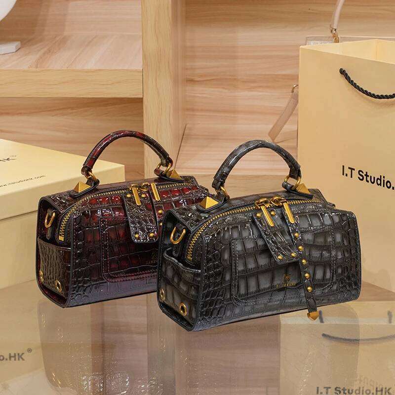 Light luxury brand designer women's handbag pillow 2025 new autumn and winter high-end single shoulder crossbody bag