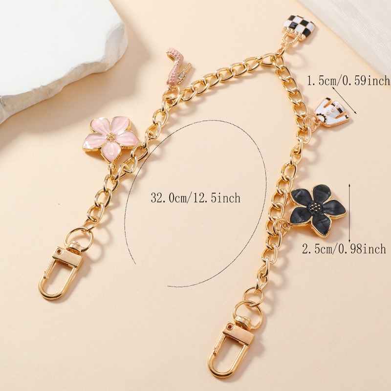 Birthday Gift Leaf Four Trendy Charm Jewelry Clover Alloy Pendant Luxury Keychain Fashionable Bag Accessory With Flower High Heel Charms For Women Gir