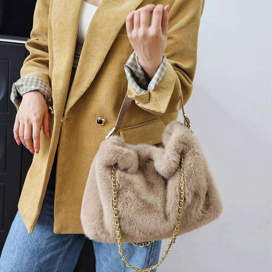 Winter Faux Fur Women's Fashion Handbag Purses Women Shoulder Bag Flush Fluffy Chains Messenger Bags for Travel Shopping XJ260131