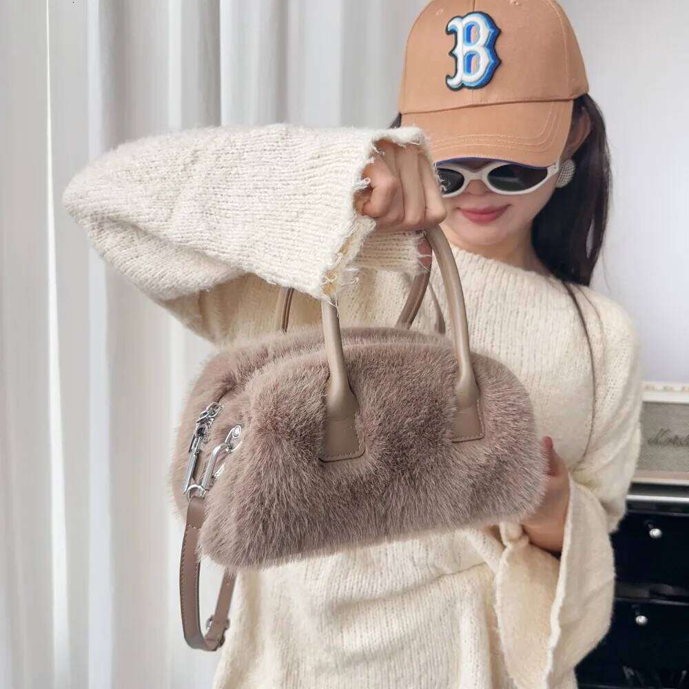 Winter Faux Fur Women's Box Small Tote Crossbody Bags Luxury Design Soft Plush Female Handle Shoulder Bag Furry Fluffy Handbags XJ260131