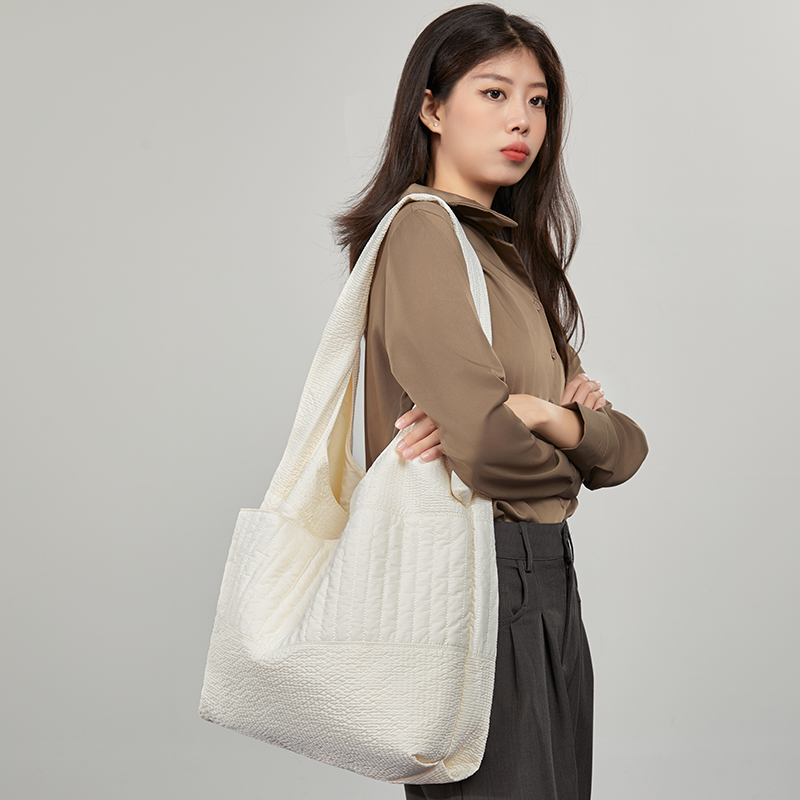 Sewafox Women's Casual Crossbody Bag Simple and Stylish Shoulder Bag Suitable for Everyday Use Lightweight Travel Sports Bag