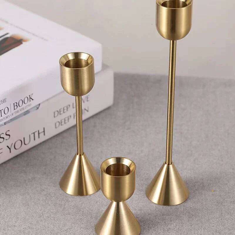 Luxury Golden Color Metal Holders Candlestick Wedding Table Candle Stand New Year Bar Party Candelabra Home Decorations Y260131