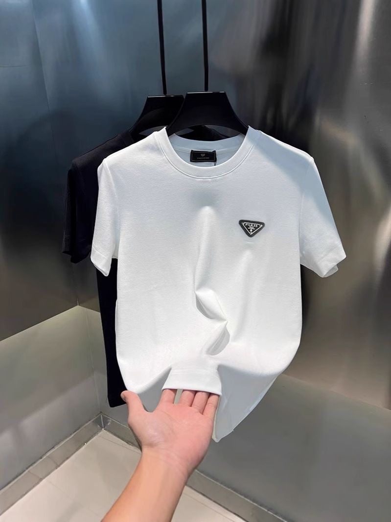2026 new light luxury classic triangle metal short-sleeved T-shirt basic top men's clothing