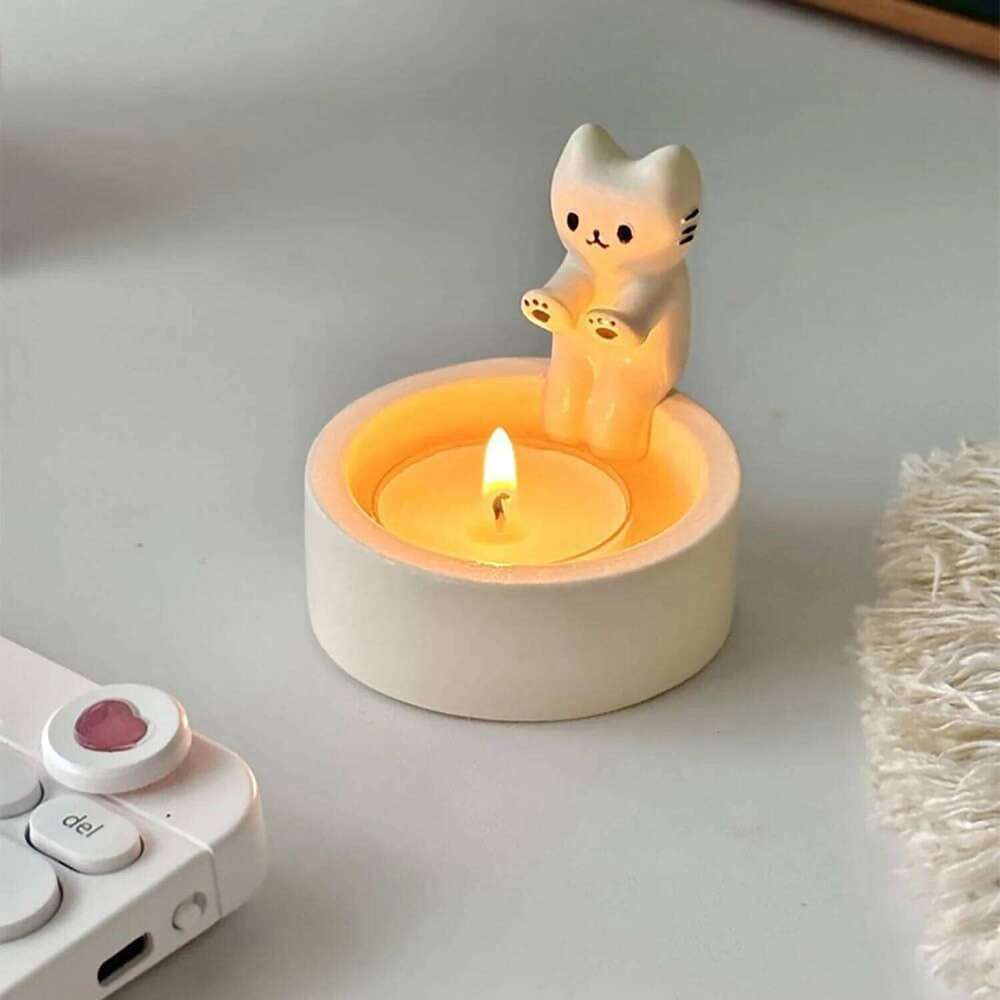Cartoon Cat Candle Holder Cute Kitten Warming Itself Shape Candlestick Creative Aromatherapy Desktop Decorative Ornaments Y260131