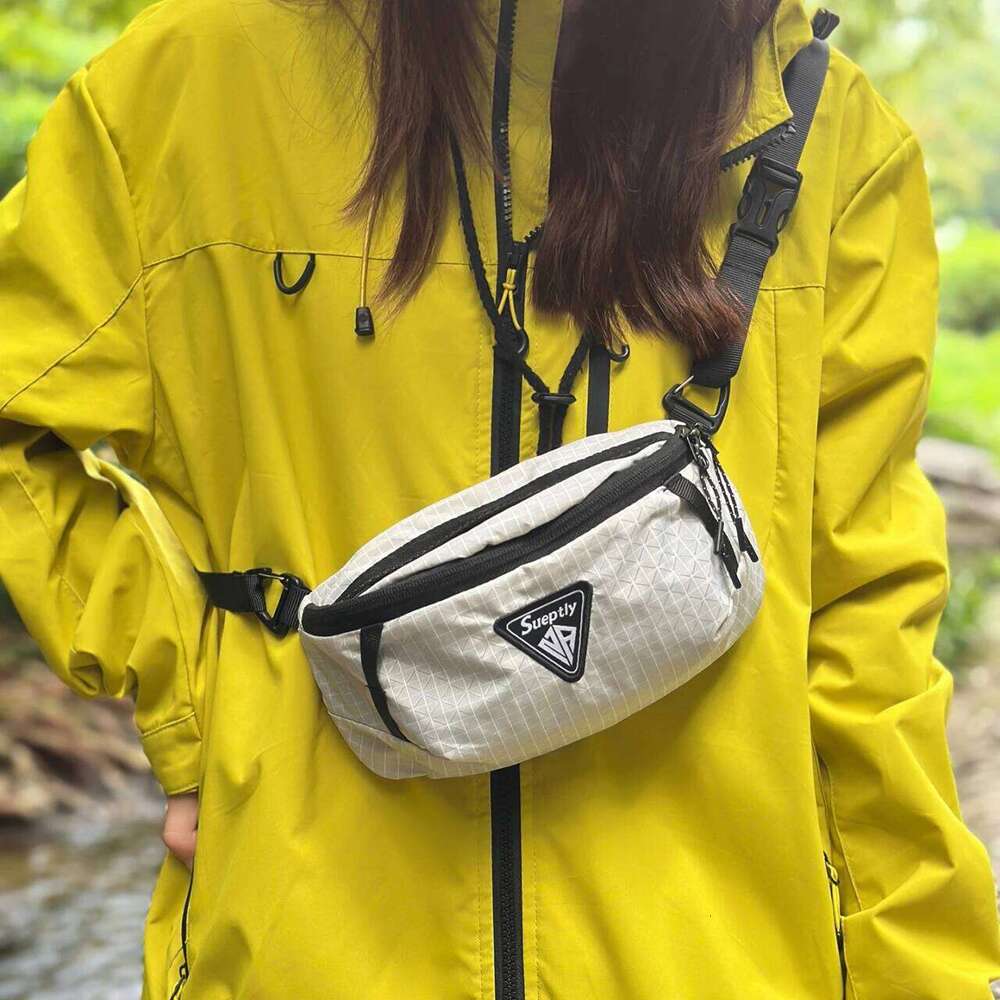 Outdoor backpack - Large capacity, lightweight, expandable chest bag. Suitable for both men and women. Includes hiking eq