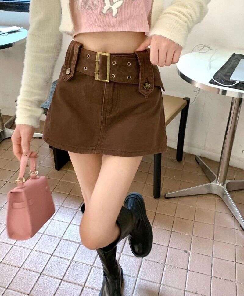 American Retro Hot Girl Brown Half Coffee Color Denim Short Pants Women Design Sense Slimming Hip Skirt