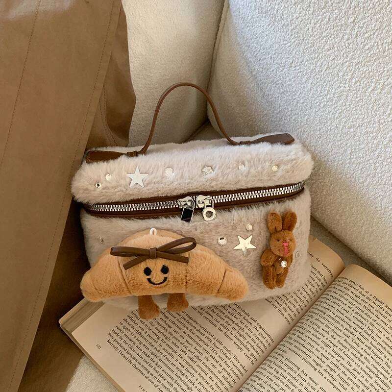 2025 Winter Faux Fur Plush Handbag Cute Bunny Croissant Pendant Star Decor Fluffy Tote Women Small Shoulder Crossbody Bag XJ260131