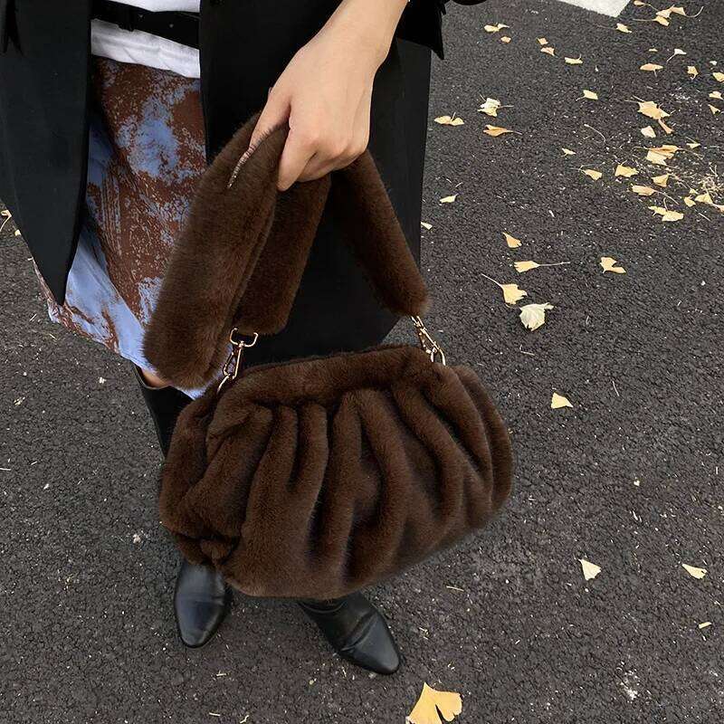 Fashionable Pleated Design Soft Faux Fur Shoulder For Women Luxury Designer Cloud Plush Korean Purses Handbags XJ260131