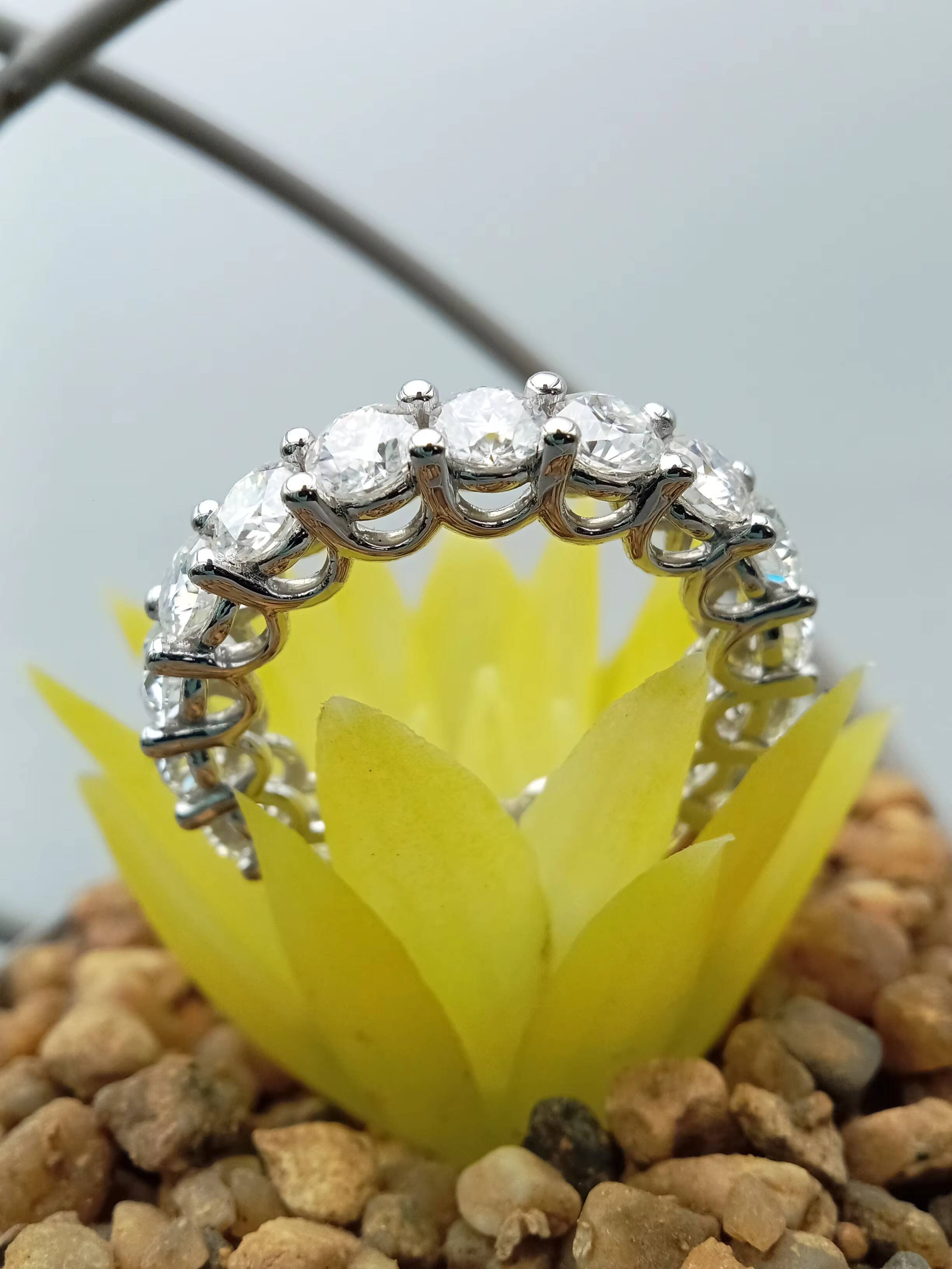 Customized Luxurious Jewelry WEDDING BAND ROUND DIAMOND 10K 14K 18K White Gold Lab Grown Diamond Ring