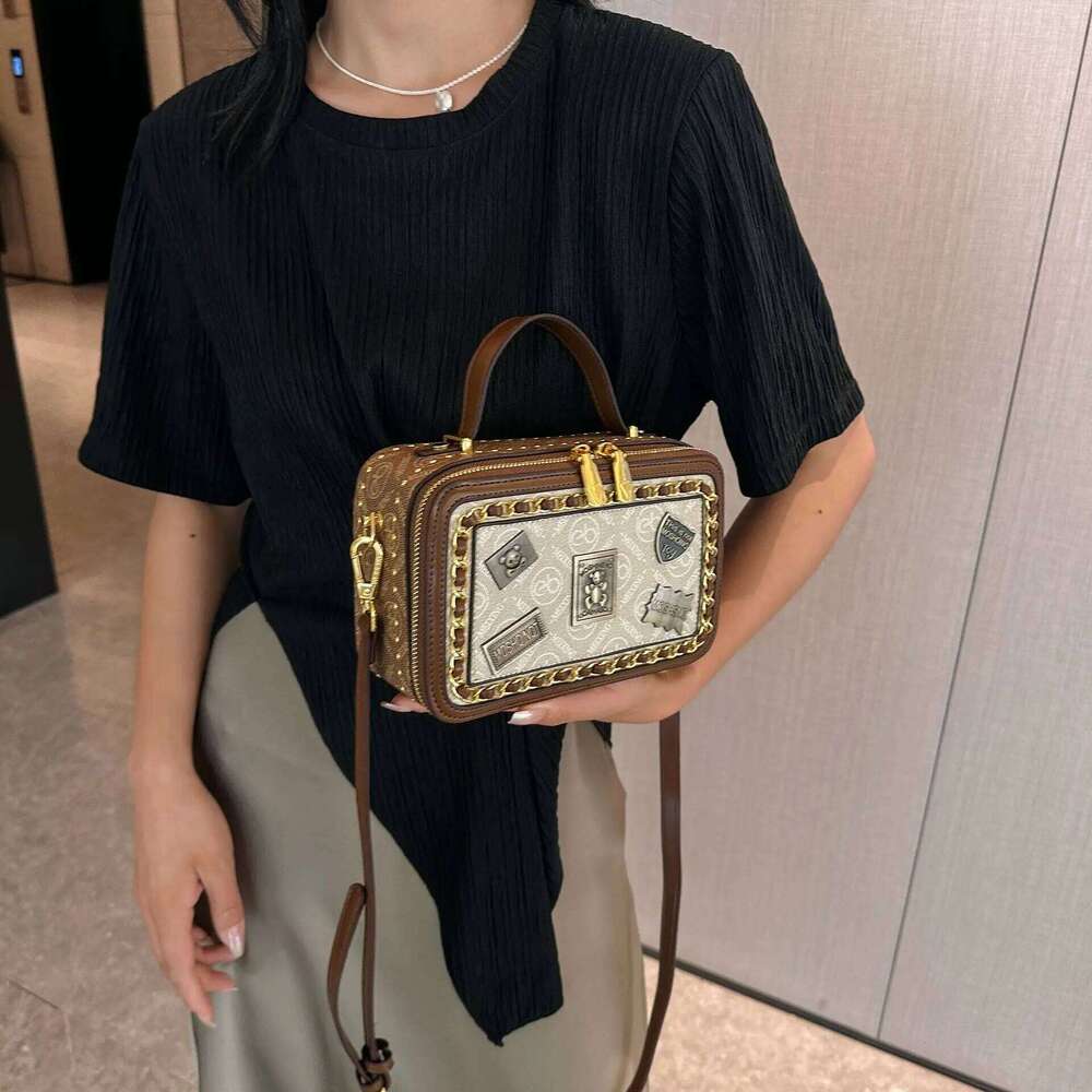 European American retro badge box new versatile color blocking single shoulder crossbody bag, trendy and popular XJ260131