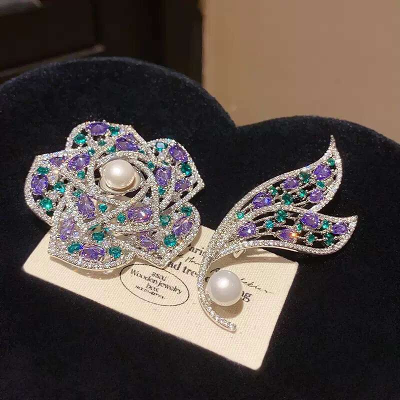 Diamond-Encrusted Flower Butterfly Pearl Brooch Light Luxury High-End Feel Pin Simple Fashion Exquisite Temperament Versatile Accessory for Women