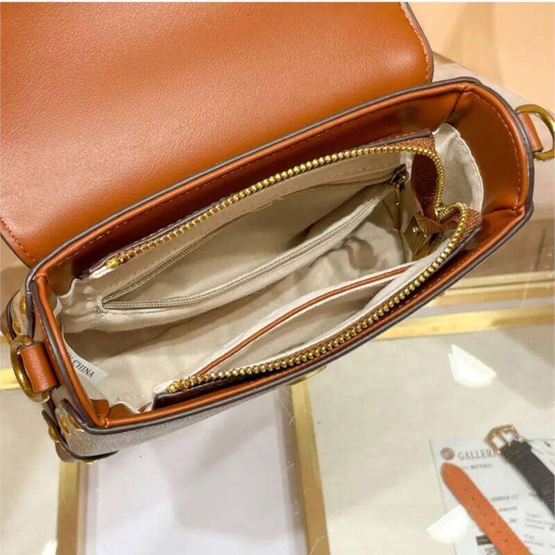 New minimalist and fashionable small handbag, contrasting color women's high-end carriage crossbody bag, portable box bag