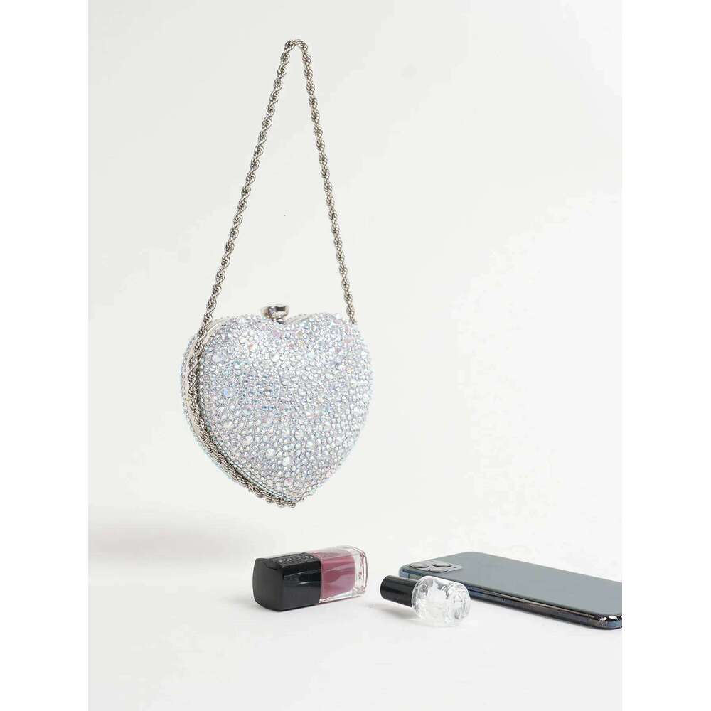 Women's evening clutch bag, luxurious sparkling rhinestone heart-shaped handbag. Fashionable and elegant, high-end feel