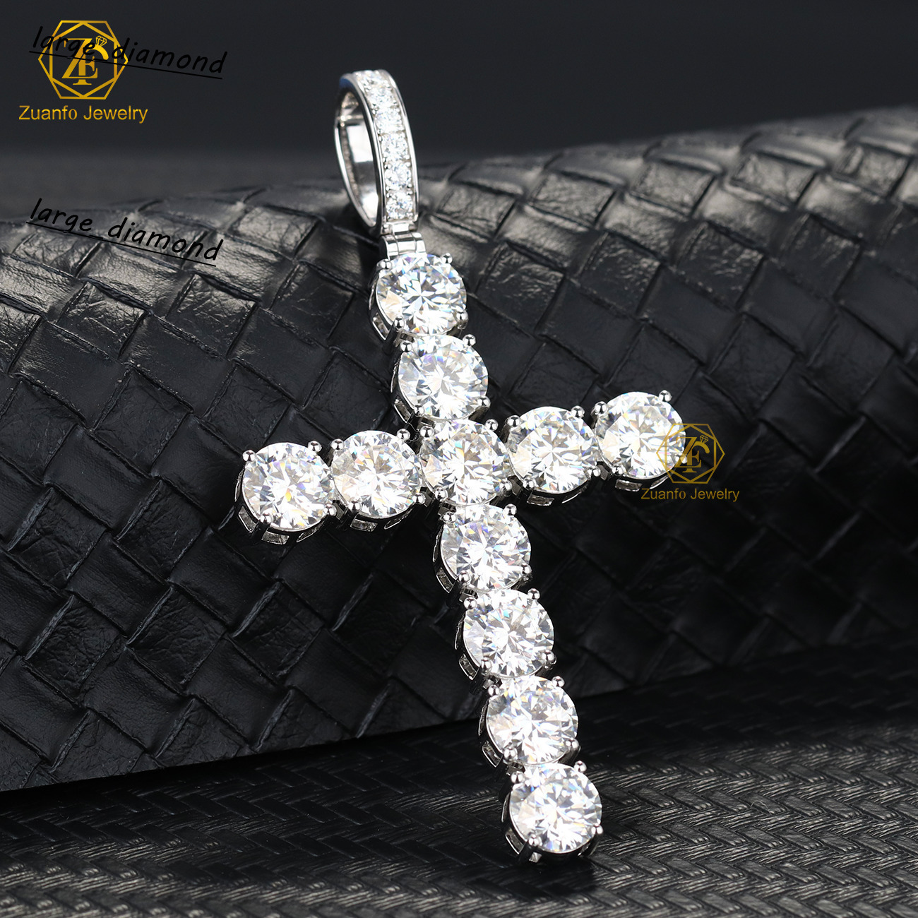 Wholesale Mens Hip Hop Full Diamond Cross Pattern Necklace Shiny Pendant with Complete Trend Jewelry Moissanite Pendants Charms