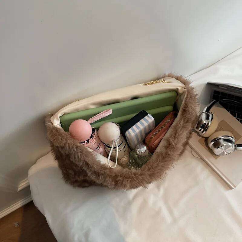 New Winter Textue and Versatile Crossbody for Women Large Capacity Fluffy Shoulder Fashion Simple Soft Messenger Bags XJ260131