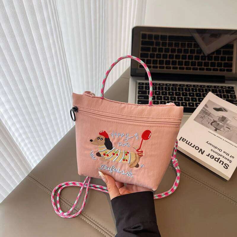 Embroidered dog handbag made of nylon women; Japanese-style casual bag for commuting and going out; versatile single shoulde