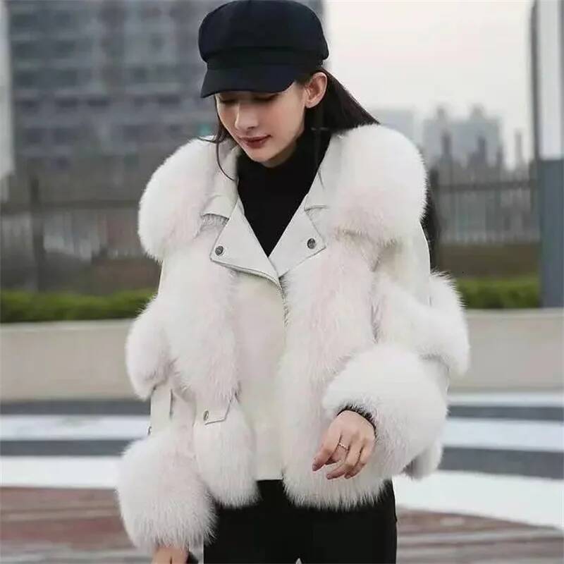 2026 Winter New Imitation Fox Designer Fashion Fur Short Young Coat Fashion Temperament Motorcycle Style Fur Coats Warm Female Parkas - view 6
