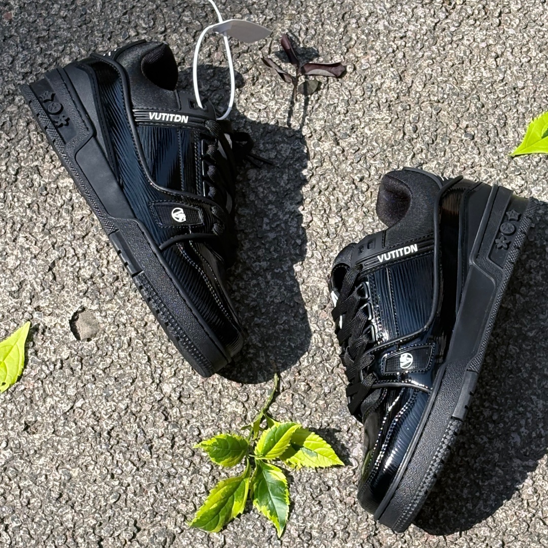 Luxury Designer V Horse Hot Free Shipping Designer For Womens Mens Casual Fashion And Versatile Outdoor Black Red White Sneakers Sport Shoes - view 3