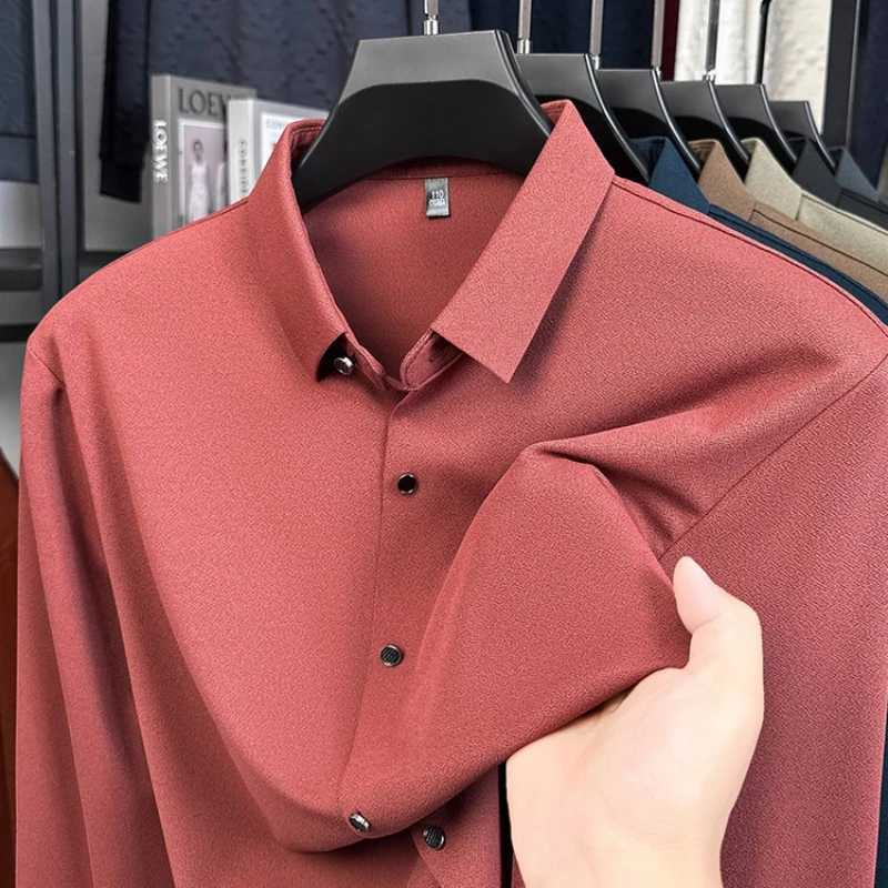 Men's Wool-Blend Dress Shirt Charcoal Gray Business Essential Seamless Technology Non-Iron Tailored Collar All Season Comfort Z260805
