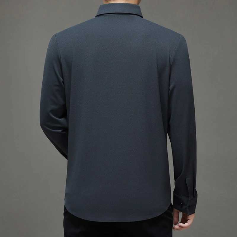 Men's Wool-Blend Dress Shirt Charcoal Gray Business Essential Seamless Technology Non-Iron Tailored Collar All Season Comfort Z260805 - view 4