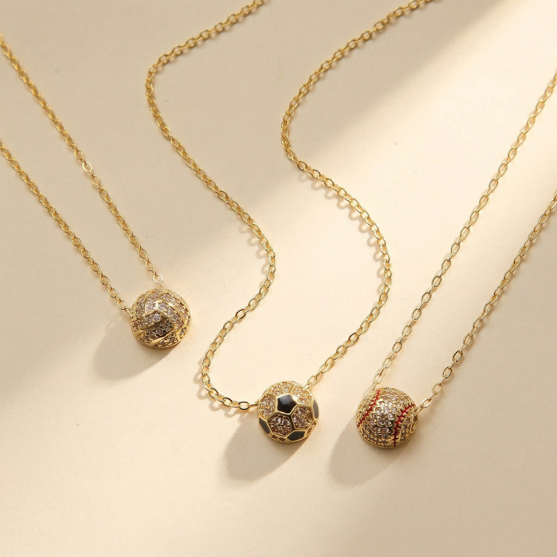 Luxurious copper-plated gold resin sports pendant necklaces for basketball football volleyball and rugby Design Pendant High-end Customization - view 3