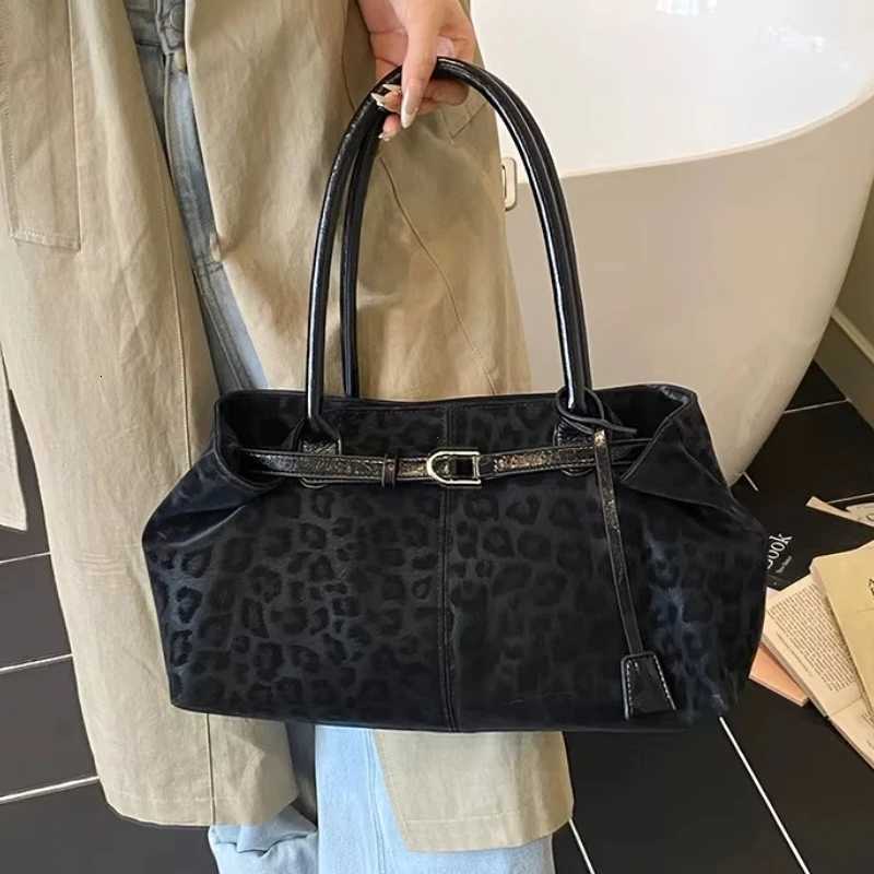 Designer Leather Leopard Shoder PU Bags for Wen 2026 Luxury Designer Brand Trend Tote Bag Fems Short Handle Handbags and Purses J260808 - view 4