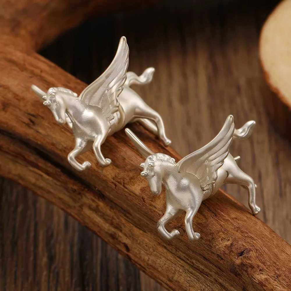 Matte Creative Playf Gold Color Stainss Steel Stereo Art Horse Stud Earrings for Wen Fashion Designer Jewelry Gifts N260810