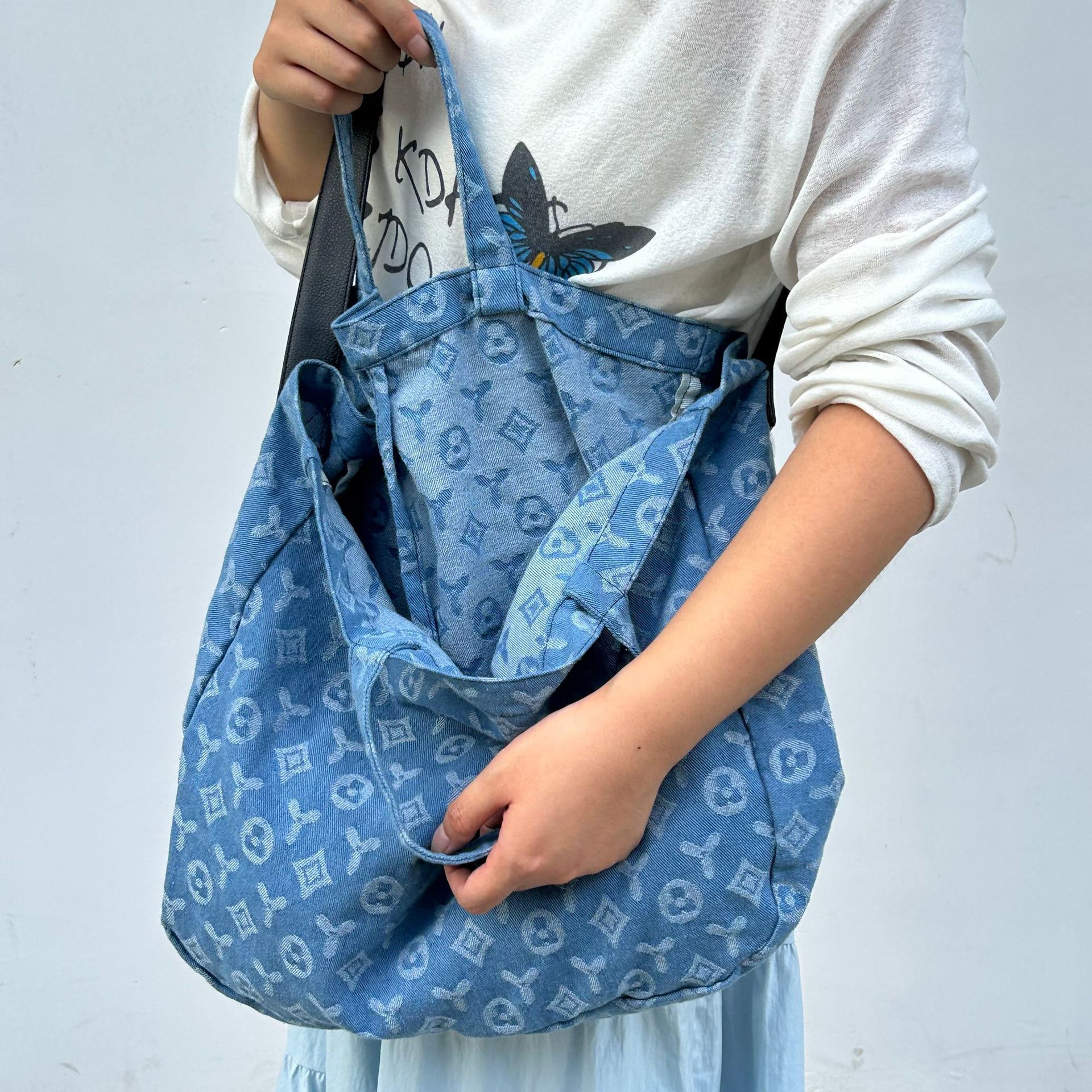 Designer Tote Bag 2026 New Denim Print Shoulder Tote for Women, Simple Chic Large Casual Underarm Bag, Spacious Commuter Handbag with Stylish Pattern - view 4