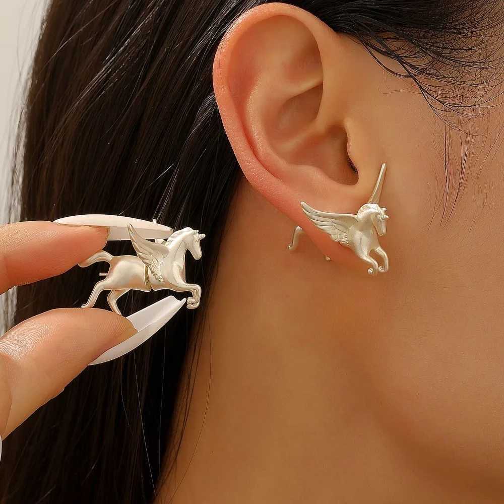Matte Creative Playf Gold Color Stainss Steel Stereo Art Horse Stud Earrings for Wen Fashion Designer Jewelry Gifts N260810 - view 3