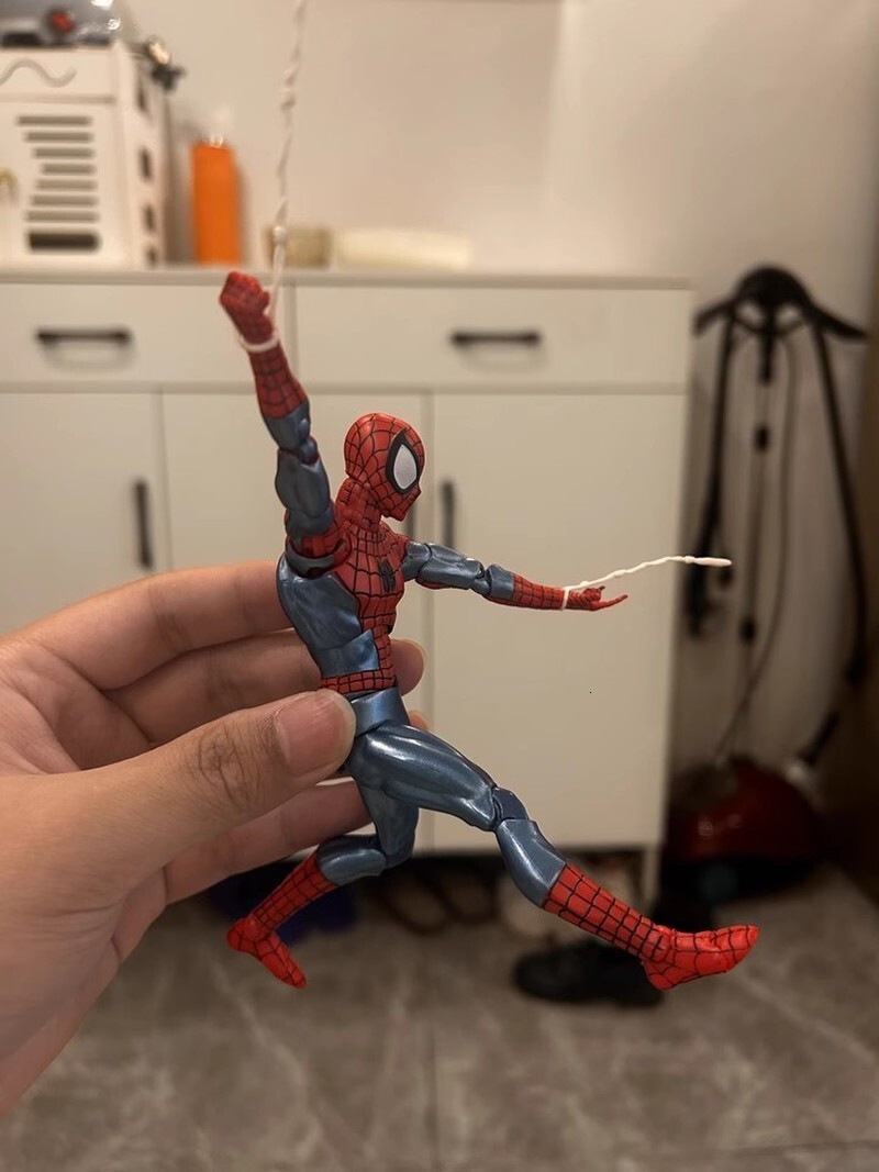 Hot CT SpiderMan 075 The Anazing Spiderman Comic Ver Mafex 185 Action Figure Figurine Model Toys Kids Gifts c3a - view 5