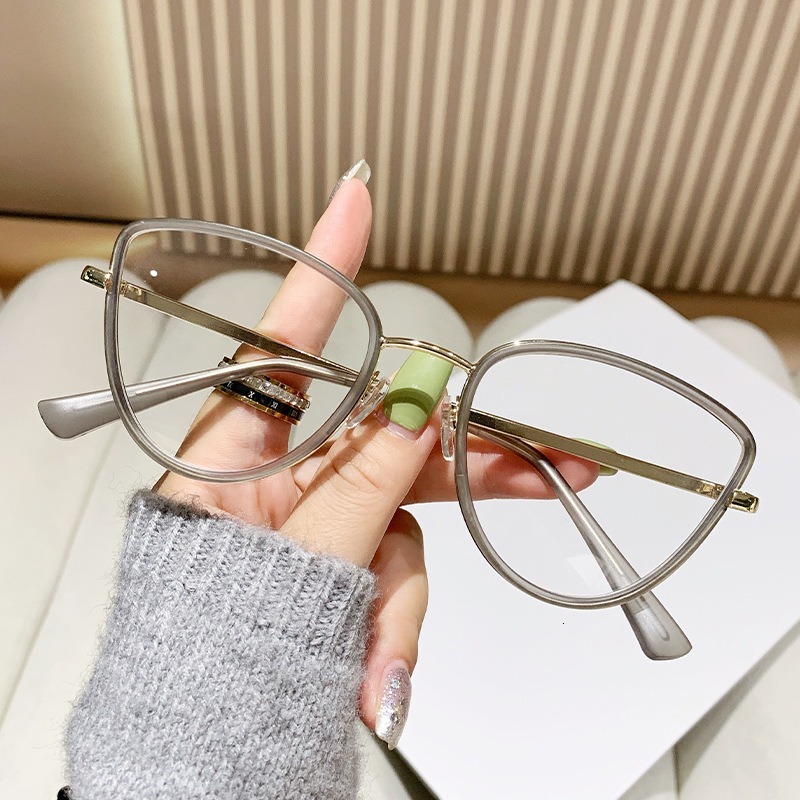 1pc Women's Cat Eye Glasses, Vintage Striped Full Frame, Lightweight Plastic, Non-Prescription, Stylish for Casual & Office Wear ddmysat - view 4