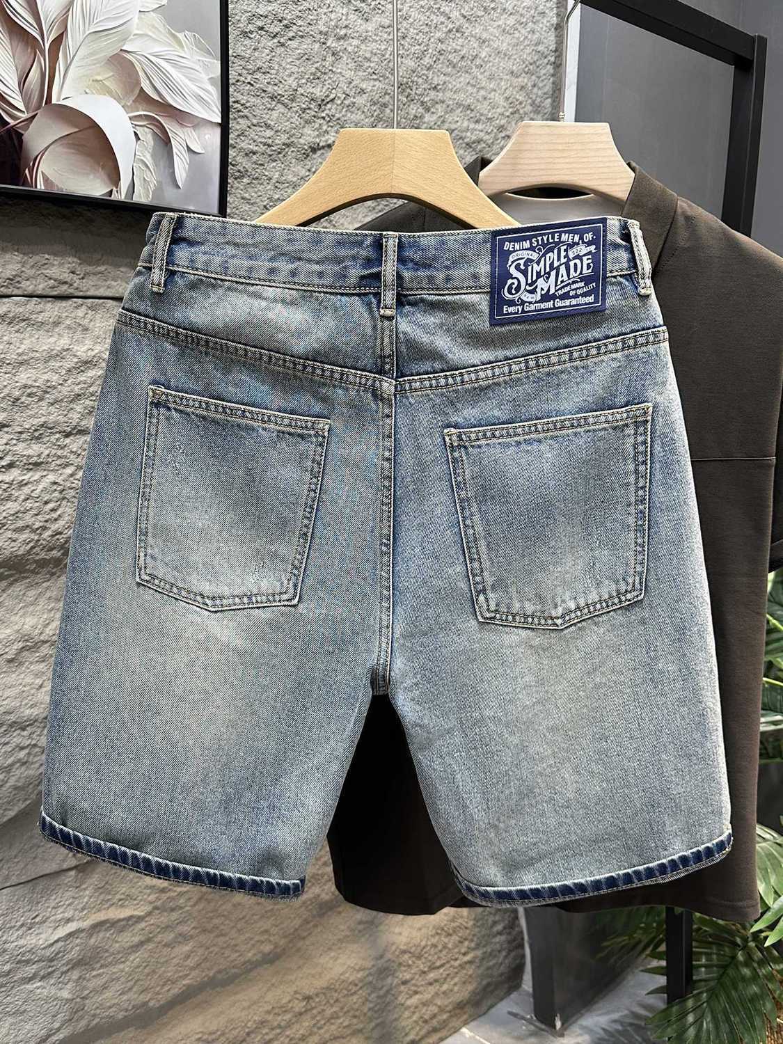 The Designer's New Minimalist Casual 2026 Summer New Style With Unique Style And High-end Embroidery Ripped Denim Shorts For Men, Featuring Fashi - view 4