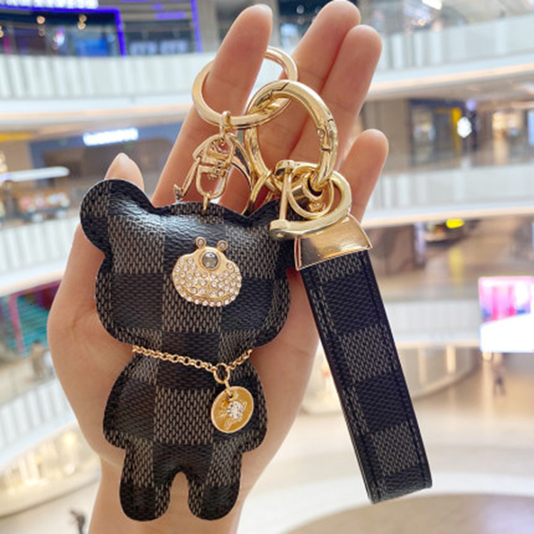 Luxury Brand Designer Sunglasses Trendy European American Style Bear Leather Pendant, Personalized Creative Car Keychain For Men And Women, Couple