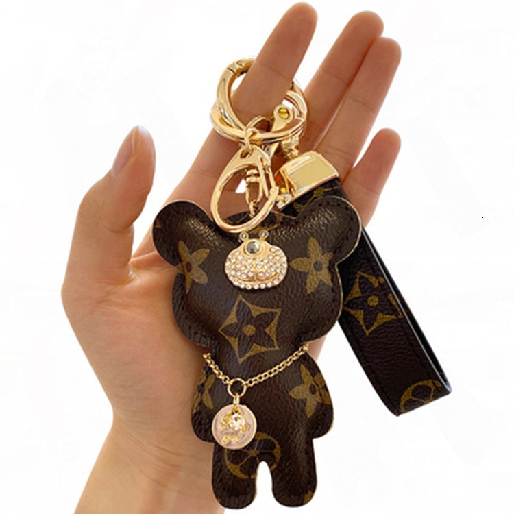 Luxury Brand Designer Sunglasses Trendy European American Style Bear Leather Pendant, Personalized Creative Car Keychain For Men And Women, Couple