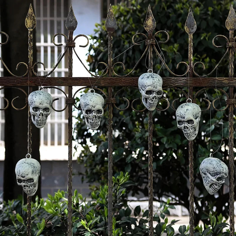 6Pcs Simulation Human Skull Head Ghost Garden Doors Hanging Courtyard Pendant Ornament for Home Bar Halloween Party Decorations 260811