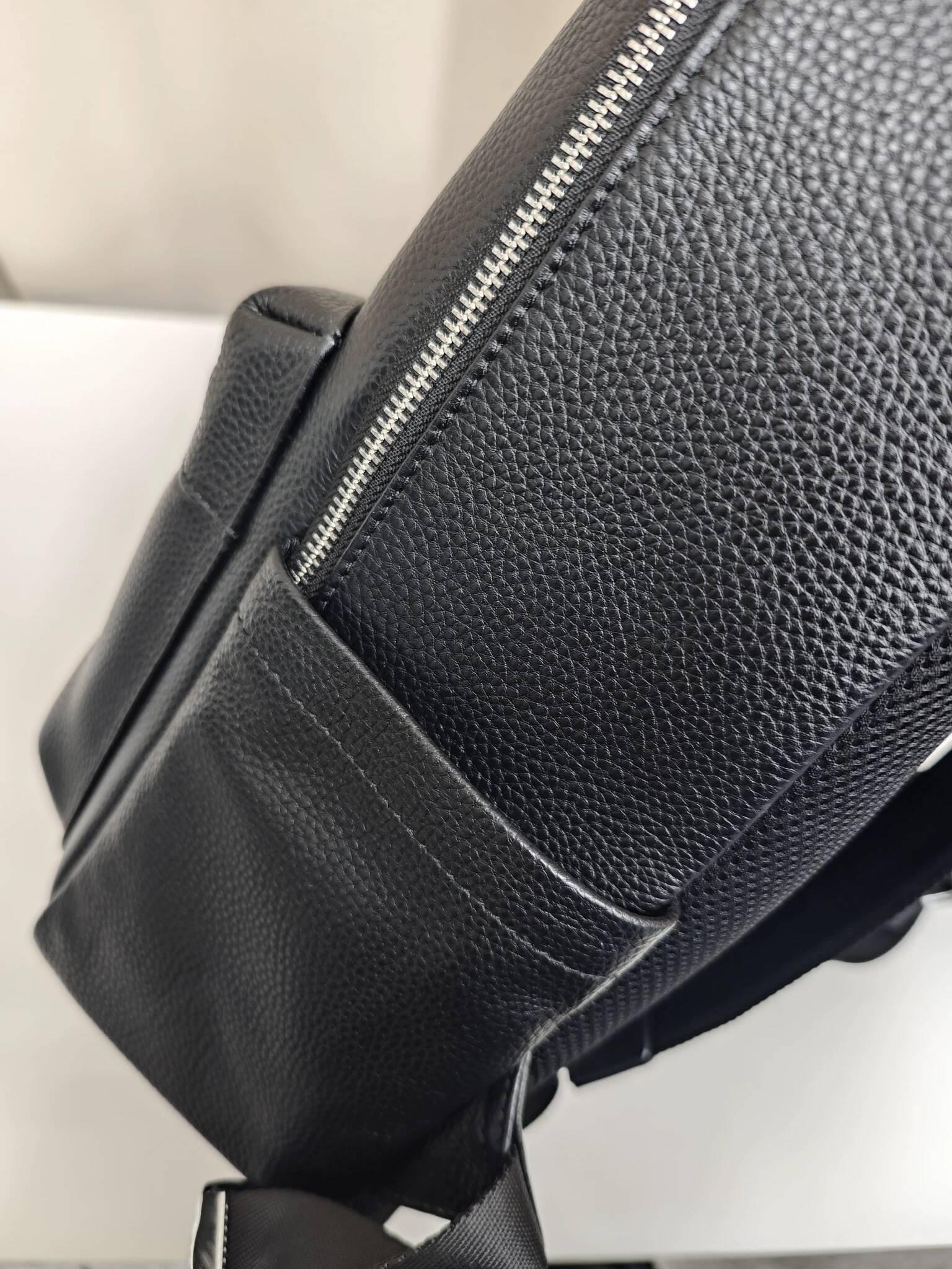 Cowhide Men's Backpack Large Capacity Business Travel Bag Casual Leather Business Computer Backpack Men's Advanced Sense - view 8