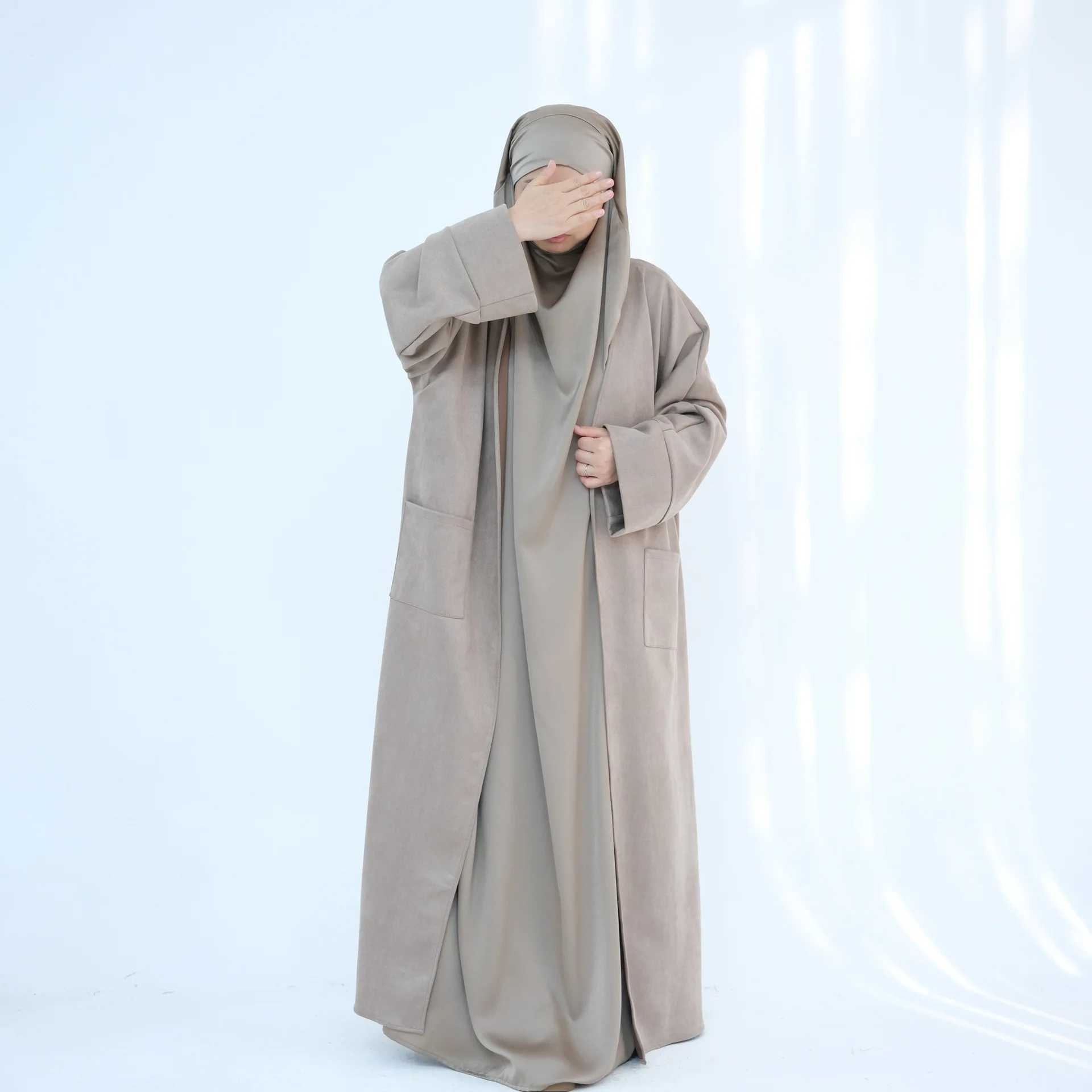 Winter Suede Open Abaya Kimono Cardigan Muslim Warm Coat Tunics and Abayas for Women Dubai Luxury Kaftan Autumn Islamic Clothing C2601027 - view 4