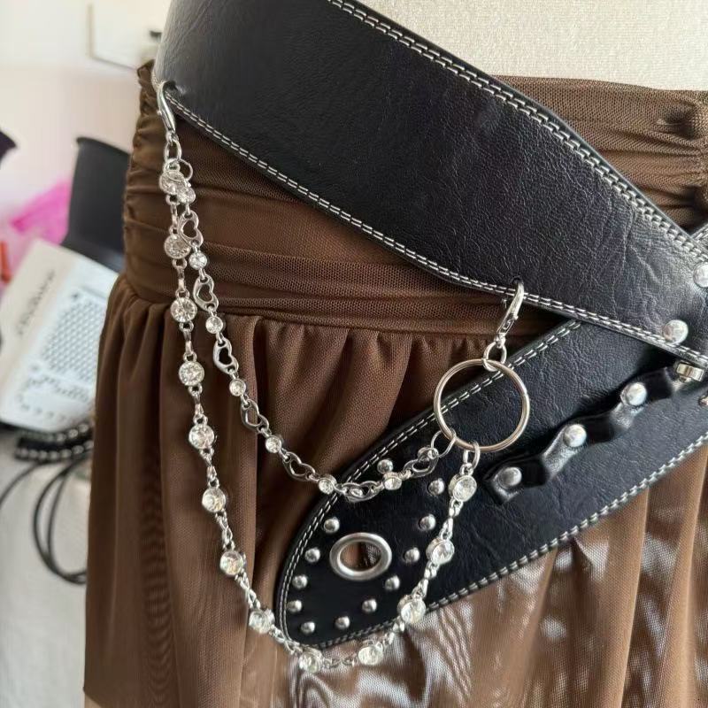 European American punk style rivet retro hot girl black vers - view 5