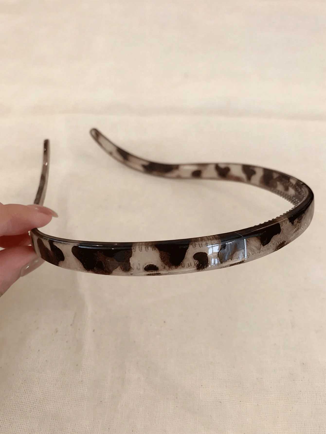3pcs1pc Black Brown Gray Tortoiseshell Minimalist NonSlip Serrated Lightweight Plastic Headbands Fashion Versatile HighEnd Elegant Simple Style Hai H2