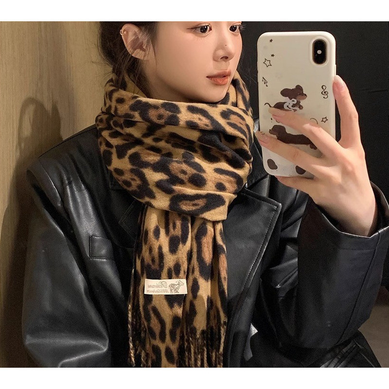 Designer Scarf Imitation Cashmere Leopard Print Scarf For Women Thickened Printed Tassel Shawl High Quality Neck Warmer Large Blanket Scarves For Autu - view 3