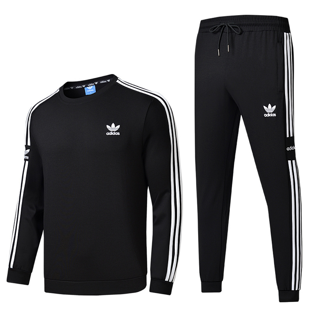Adidas Versatile Completo Di Stile Di Vita Attivo Di Adidas Caratterizzato Da U…