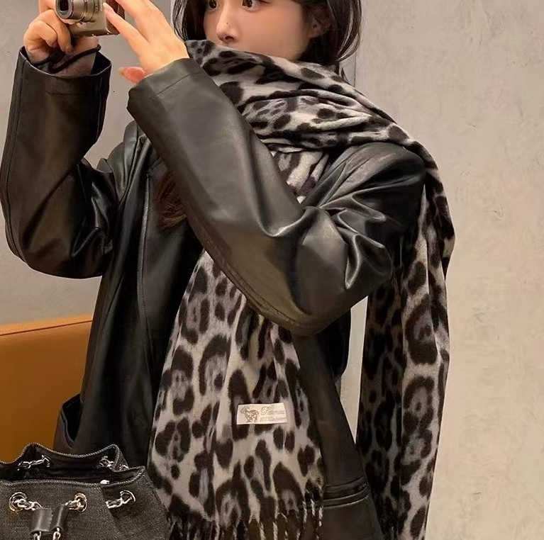 Designer Scarf Imitation Cashmere Leopard Print Scarf For Women Thickened Printed Tassel Shawl High Quality Neck Warmer Large Blanket Scarves For Autu - view 4